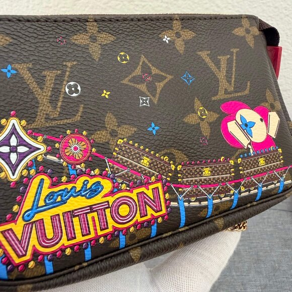 Louis Vuitton Mini Pochette Accessoires Monogram Christmas Animation Pouch - Picture 7 of 13